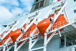 🚤 Free Fall Lifeboats at Sea: What Every Seafarer Should Know